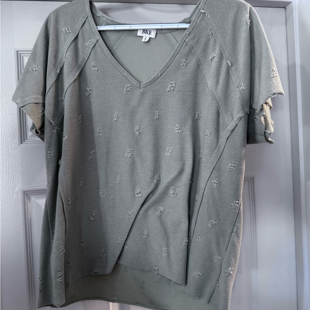 BKE Women's Green V-Neck Top